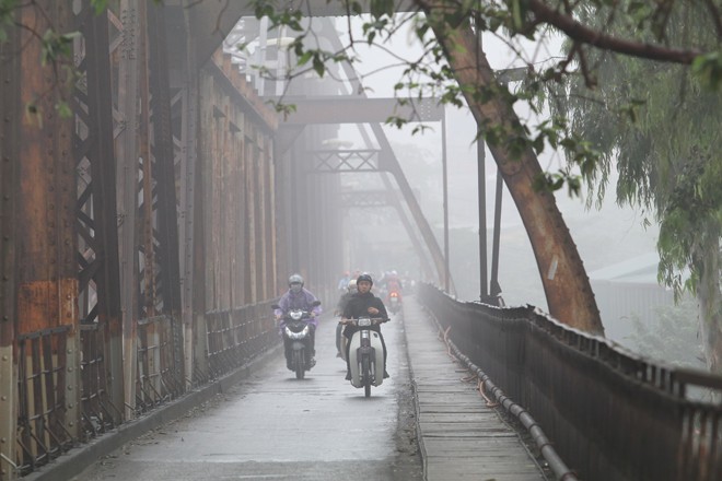 Miền Bắc bước vào những ngày nồm ẩm kéo dài. Ảnh: LP
