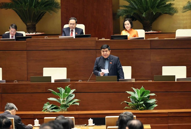 Bộ trưởng Nguyễn Chí Dũng nhấn mạnh sự cần thiết của việc điều chỉnh mục tiêu tăng trưởng trong bối cảnh kinh tế toàn cầu đầy thách thức. Ảnh: Vietnam+