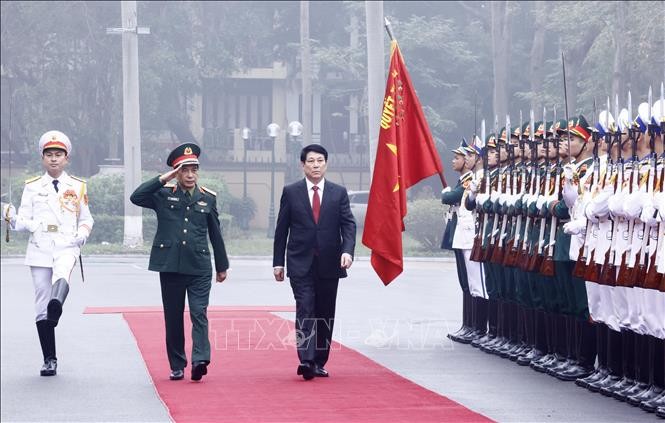 Chủ tịch nước Lương Cường duyệt Đội danh dự Quân đội nhân dân Việt Nam. Ảnh: Lâm Khánh/TTXVN