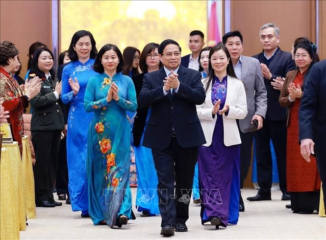Thủ tướng Phạm Minh Chính đến dự buổi gặp mặt các nữ Anh hùng, nhà khoa học nhận giải Giải thưởng Kovalevskaia. Ảnh: Dương Giang/TTXVN.