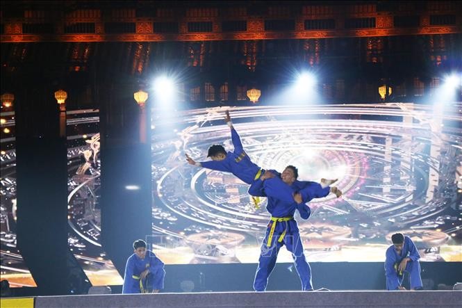 Biểu diễn võ thuật tại ngày hội. 