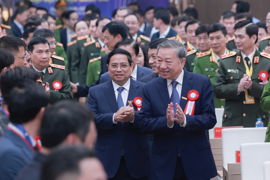 Tổng Bí thư Tô Lâm và Thủ tướng Phạm Minh Chính đến dự Đại hội đại biểu toàn quốc lần thứ nhất Hiệp hội Dữ liệu quốc gia.