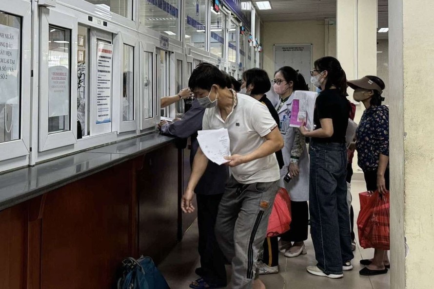 Người bệnh khám bệnh BHYT tại cơ sở y tế. Ảnh: Tạ Nguyên/Báo Tin tức