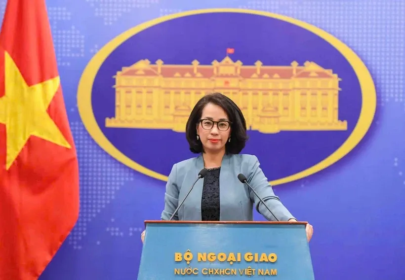 Người phát ngôn Bộ Ngoại giao Phạm Thu Hằng tại họp báo thường kỳ Bộ Ngoại giao chiều 10/4. Ảnh: BNG