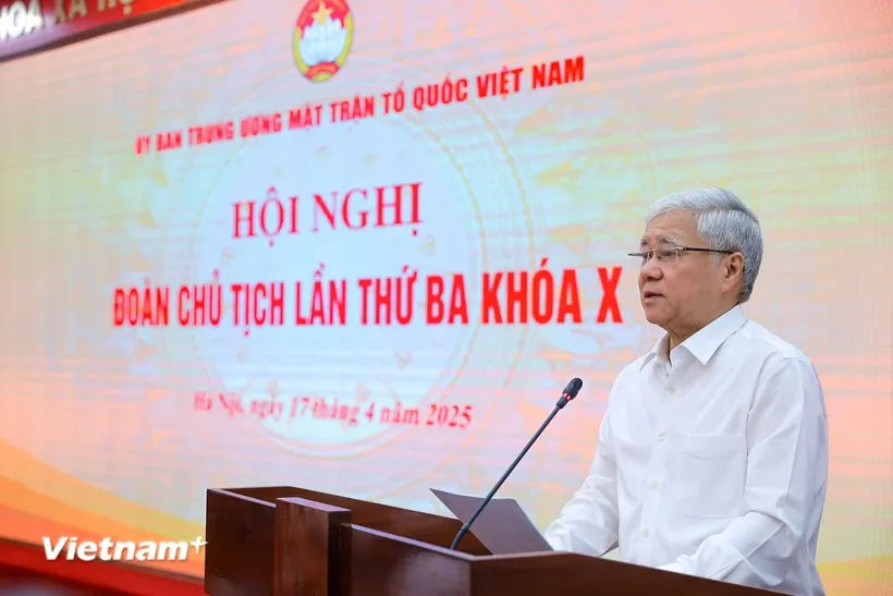 Ông Đỗ Văn Chiến, Ủy viên Bộ Chính trị, Bí thư Trung ương Đảng, Bí thư Đảng ủy Mặt trận Tổ quốc, các đoàn thể Trung ương, Chủ tịch Ủy ban Trung ương Mặt trận Tổ quốc Việt Nam phát biểu tại Hội nghị. Ảnh: Hoài Nam/Vietnam+