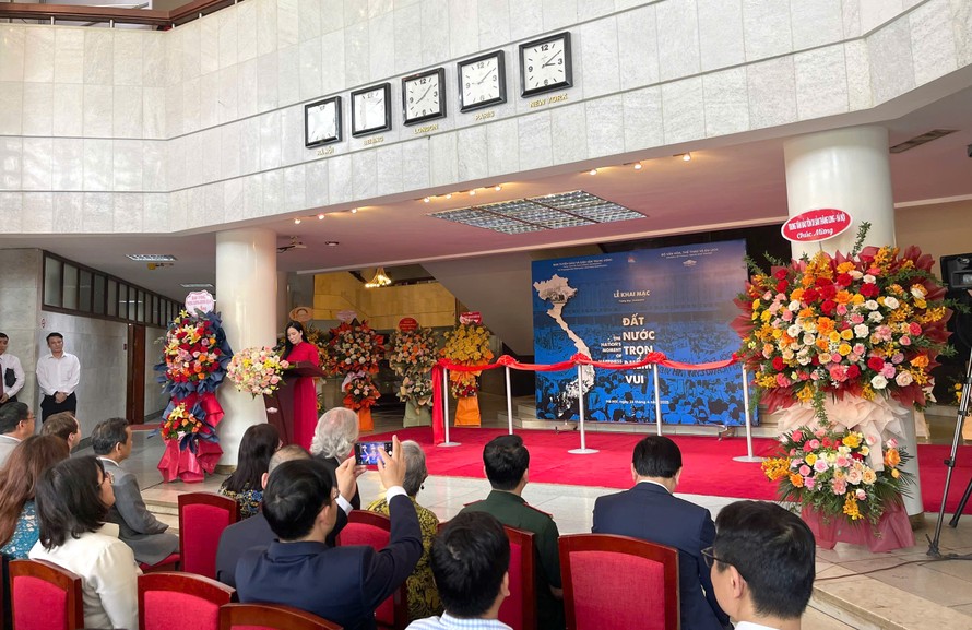 Quang cảnh lễ khai mạc.