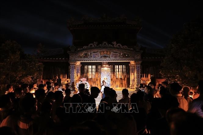 Lễ hội ánh sáng được tổ chức tại Thái Bình Lâu và vườn Thiệu Phương trong lòng Đại nội Huế. Ảnh: Minh Quyết/TTXVN