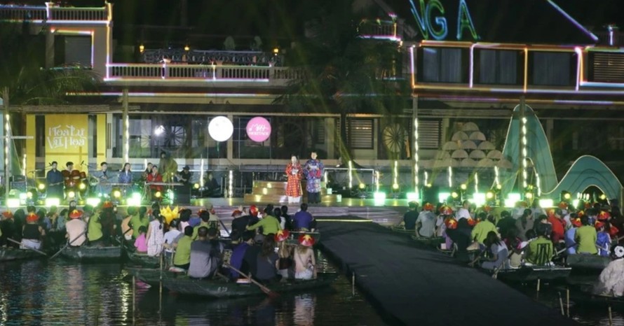 Chương trình “Gấm Vóc Hoa Lư”, nhằm lan tỏa hình ảnh cổ phục Việt Nam tới đông đảo nhân dân và du khách. 