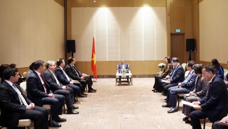 Tổng Bí thư Tô Lâm tiếp lãnh đạo một số doanh nghiệp tiêu biểu của Azerbaijan. Ảnh: Thống Nhất