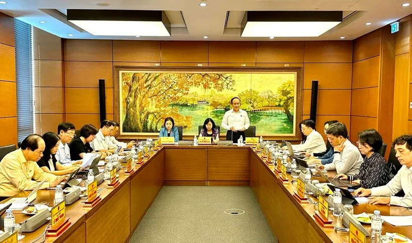 Các đại biểu đoàn Quốc hội Hà Nội thảo luận về các dự án luật, chiều 7/5. Ảnh: Đức Duy