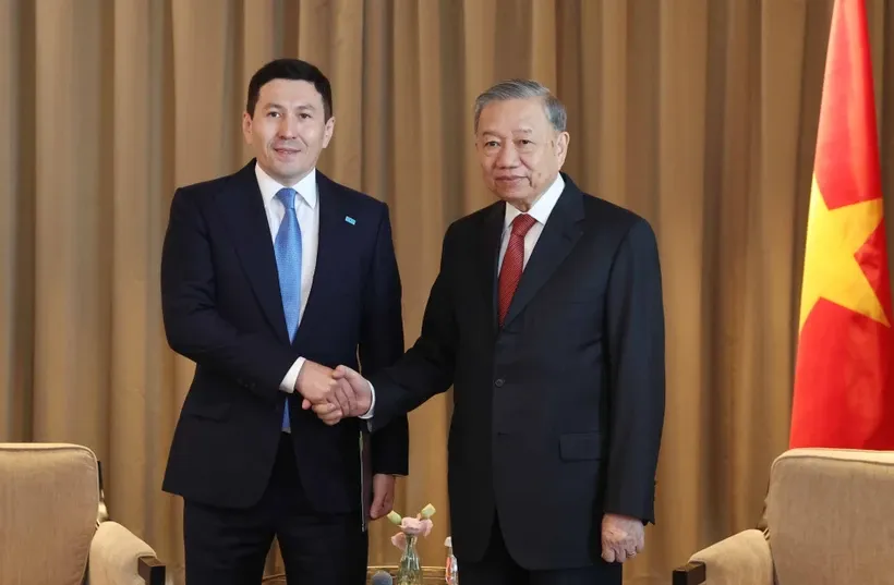 Tổng Bí thư Tô Lâm tiếp Tổng Giám đốc Quỹ đầu tư Quốc gia Kazakhstan Samruk-Kazyna Nurlan Zhakupov. Ảnh: Thống Nhất