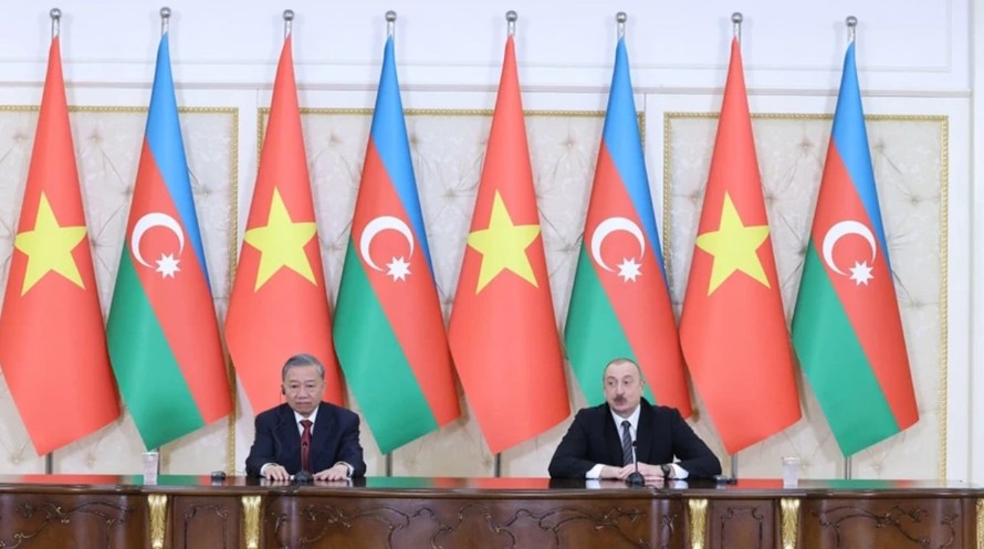 Tổng Bí thư Tô Lâm và Tổng thống Azerbaijan Ilham Aliyev họp báo chung, thông báo kết quả hội đàm. Ảnh: Thống Nhất