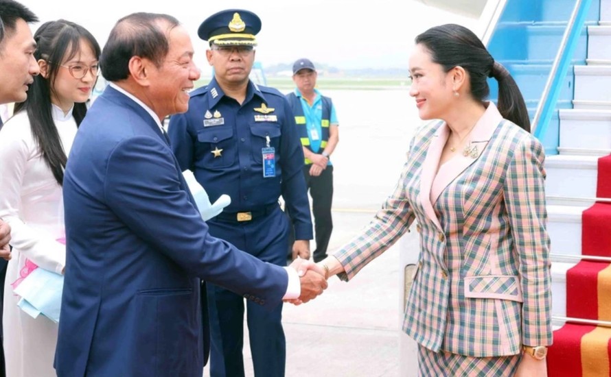 Lễ đón Thủ tướng Thái Lan Paetongtarn Shinawatra tại Sân bay Quốc tế Nội Bài, Hà Nội. Ảnh: Phạm Kiên