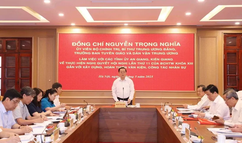 Trưởng Ban Tuyên giáo và Dân vận Trung ương Nguyễn Trọng Nghĩa phát biểu chỉ đạo buổi làm việc. Ảnh: Phương Hoa