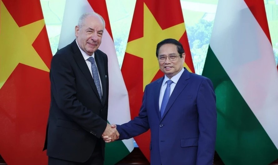 Thủ tướng Phạm Minh Chính hội kiến Tổng thống Hungary Sulyok Tamas. Ảnh: Dương Giang