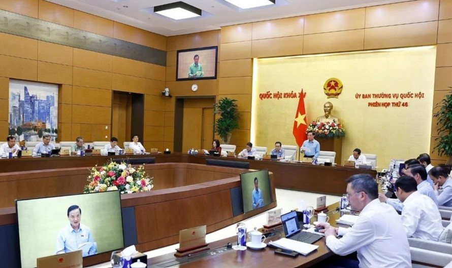 Quang cảnh phiên họp. Ảnh: Doãn Tấn