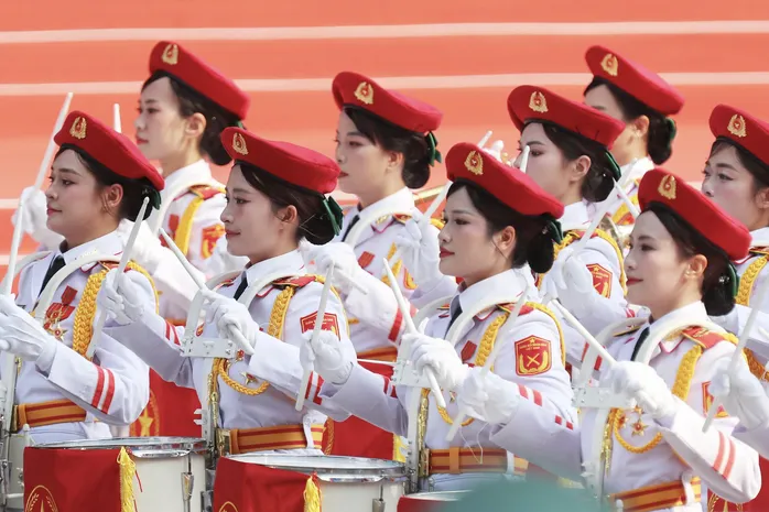 Khối nữ quân nhạc trong diễu binh, diễu hành kỷ niệm 50 năm Ngày giải phóng miền Nam, thống nhất đất nước. Ảnh: Hoàng Triều