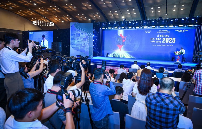Quang cảnh Lễ Bế mạc Hội báo toàn quốc 2025.