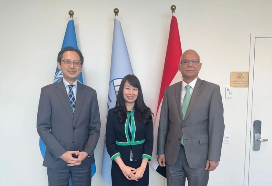 Đại sứ Đỗ Hùng Việt, ứng cử viên Việt Nam vào ITLOS và Đại sứ Iraq. Ảnh: Thanh Tuấn