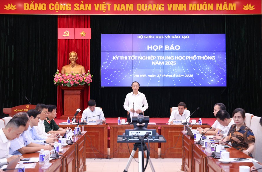 Quang cảnh buổi họp báo.