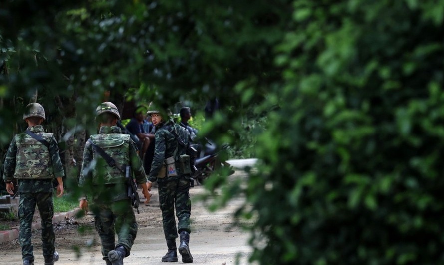 Binh sỹ Thái Lan được triển khai tại tỉnh Surin ngày 25/7/2025, trong bối cảnh xung đột tái diễn tại khu vực biên giới Thái Lan-Campuchia. Ảnh: AA