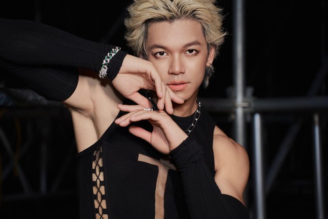 Ca sĩ Trọng Hiếu.