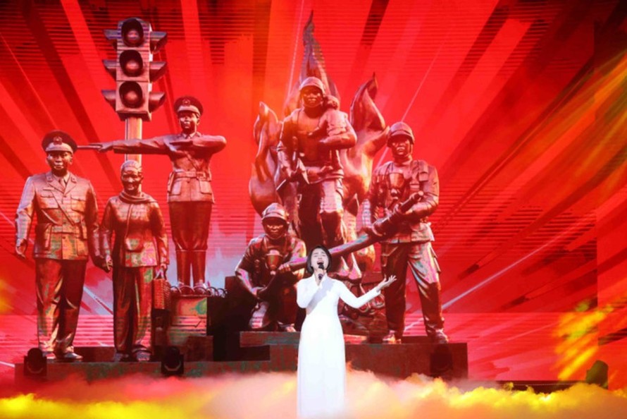 Một tiết mục tại chương trình nghệ thuật. Ảnh: Phạm Kiên