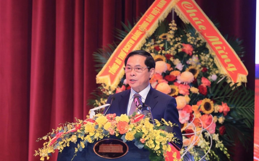 Phó Thủ tướng, Bộ trưởng Bộ Ngoại giao Bùi Thanh Sơn phát biểu. Ảnh: Thống Nhất