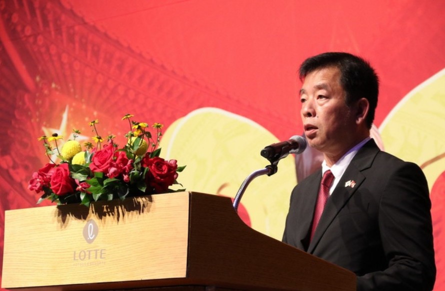 Đại sứ Việt Nam tại Hàn Quốc Vũ Hồ phát biểu khai mạc buổi lễ. Ảnh: Trường Giang
