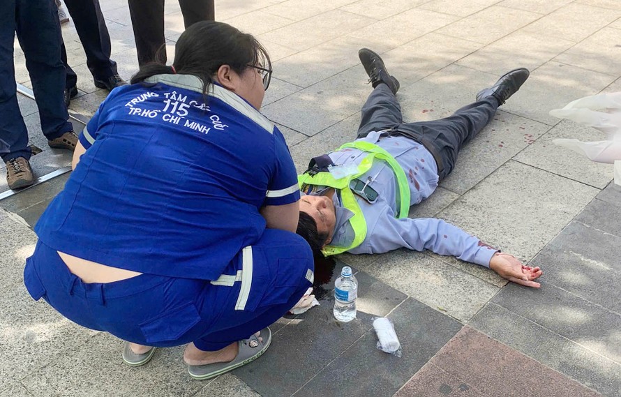 Bảo vệ bị đánh bất tỉnh tại phố đi bộ Nguyễn Huệ. 