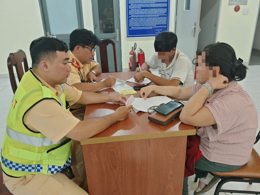 Tài xế S. làm việc với lực lượng chức năng