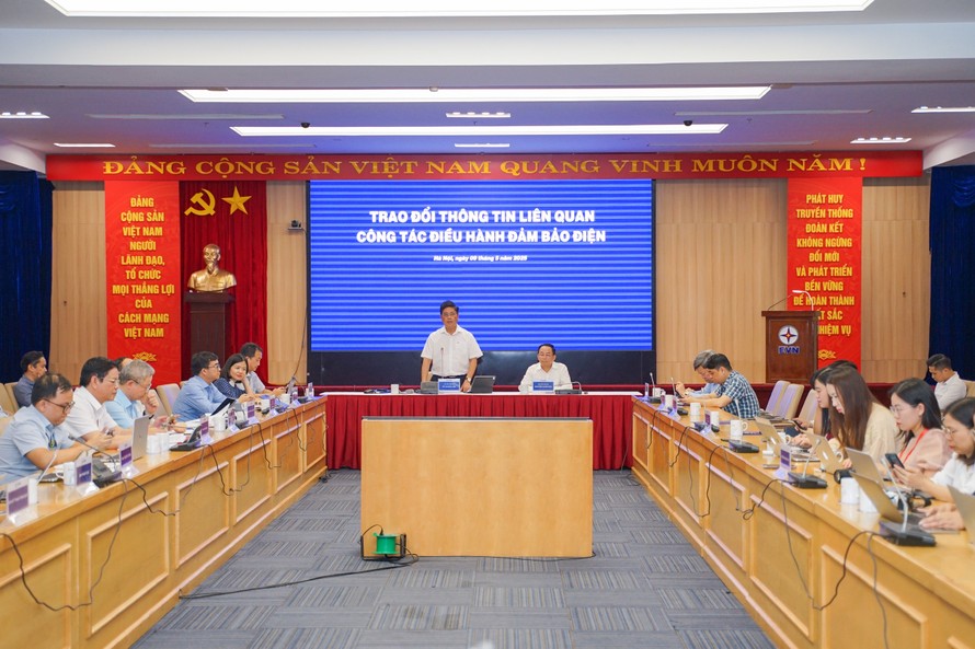 Buổi trao đổi thông tin về công tác điều hành đảm bảo điện của EVN tại Hà Nội ngày 9/5/2025