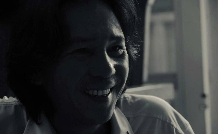 Nhà thơ Lê Quý Nghi sinh năm 1975, quê Quảng Trị, hiện sống tại Biên Hòa