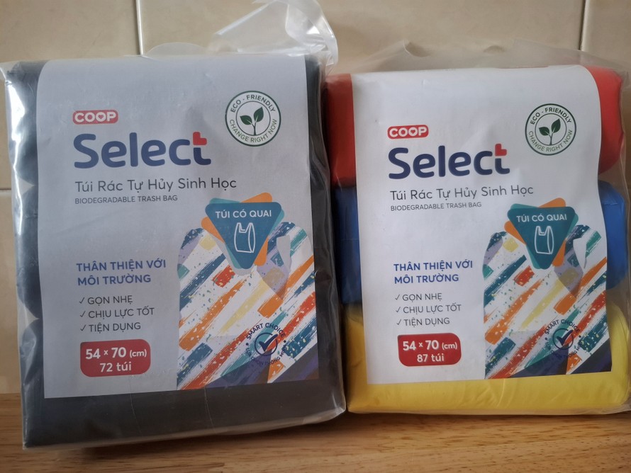 “Túi rác tự hủy sinh học” của Saigon Co.op do Công ty Cổ phần Tân Phú Việt Nam sản xuất. Ảnh: Lê Xuân Thọ