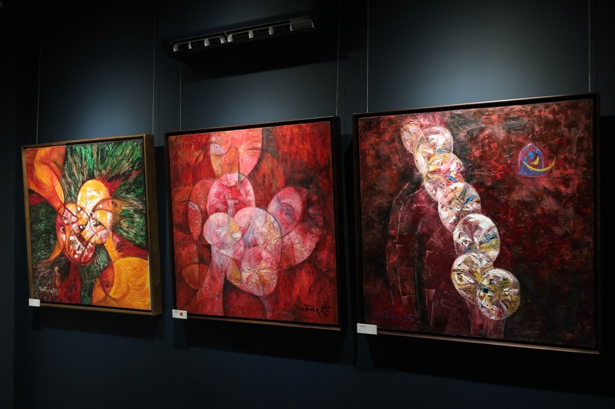 Một góc triển lãm “Vòng tròn phương Đông”. Ảnh: TRÀ TRƯƠNG