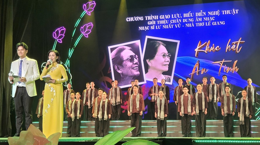 Đêm nhạc "Khúc hát ân tình" tôn vinh đôi nghệ sĩ Lư Nhất Vũ - Lê Giang - Ảnh: Minh Khang