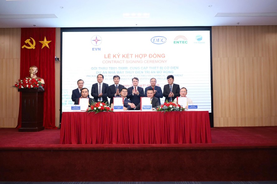 Quang cảnh lễ ký kết.