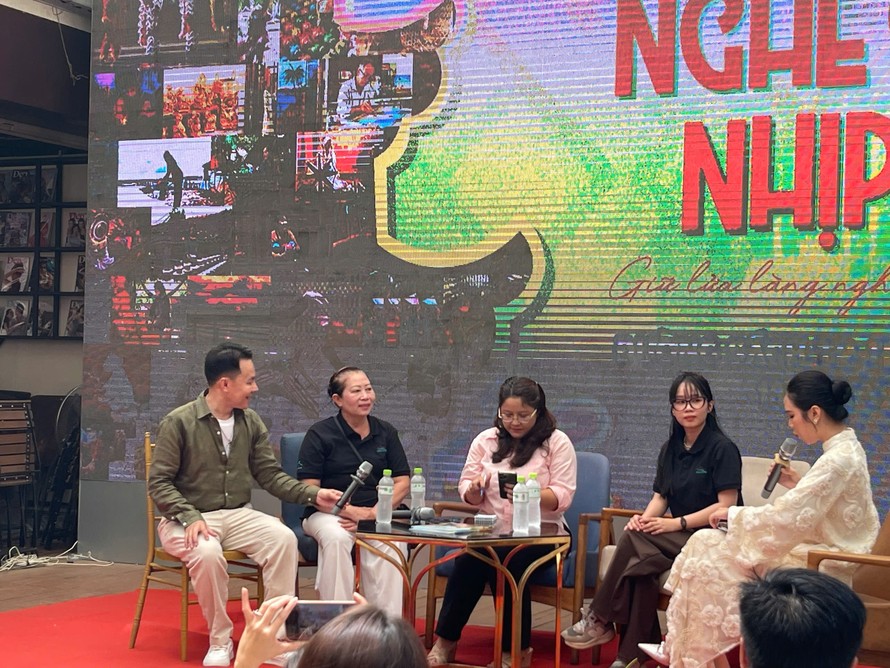 Bàn tròn về “Nghề cổ, Nhịp số” tại Đường sách TPHCM sáng 13/5