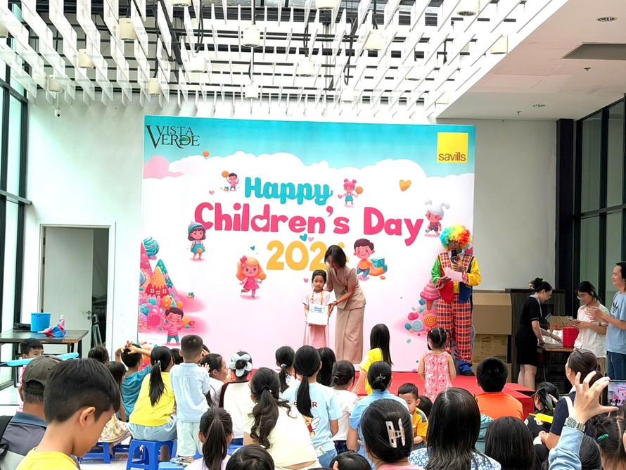 Cháu Phạm Khánh Hân lớp 2/6, Trường Tiểu học Lương Thế Vinh nhận Giải nhất cuộc thi “Review sách hay - Ẵm ngay giải xịn”
