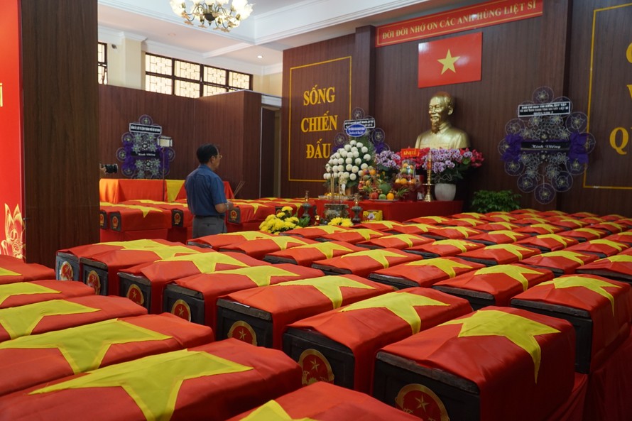 Thi hài liệt sĩ tìm thấy được bảo quản trong quách tại Nhà lưu niệm các liệt sĩ