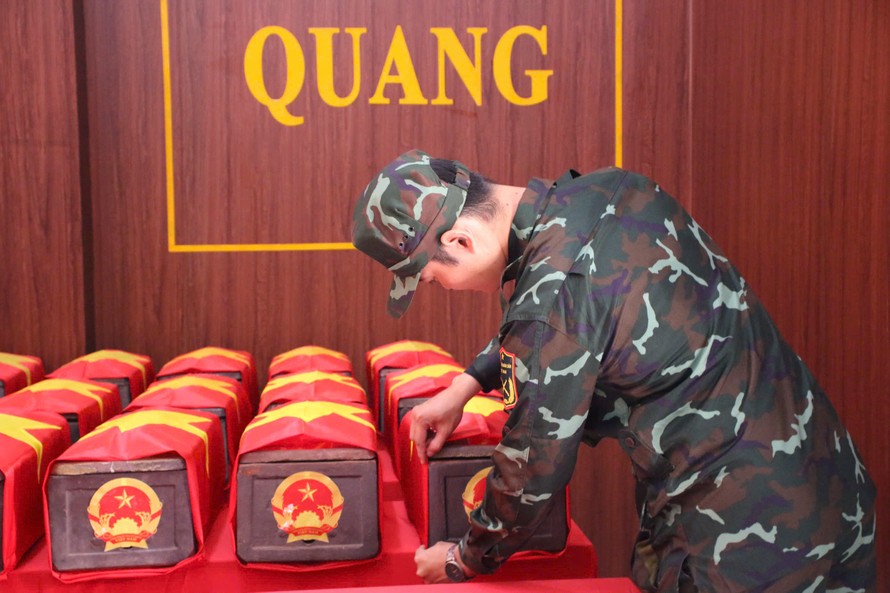 Hài cốt liệt sĩ được quy tập vào Nhà truyền thống tại Công viên Lê Thị Riêng có một phần đóng góp của các nhân chứng