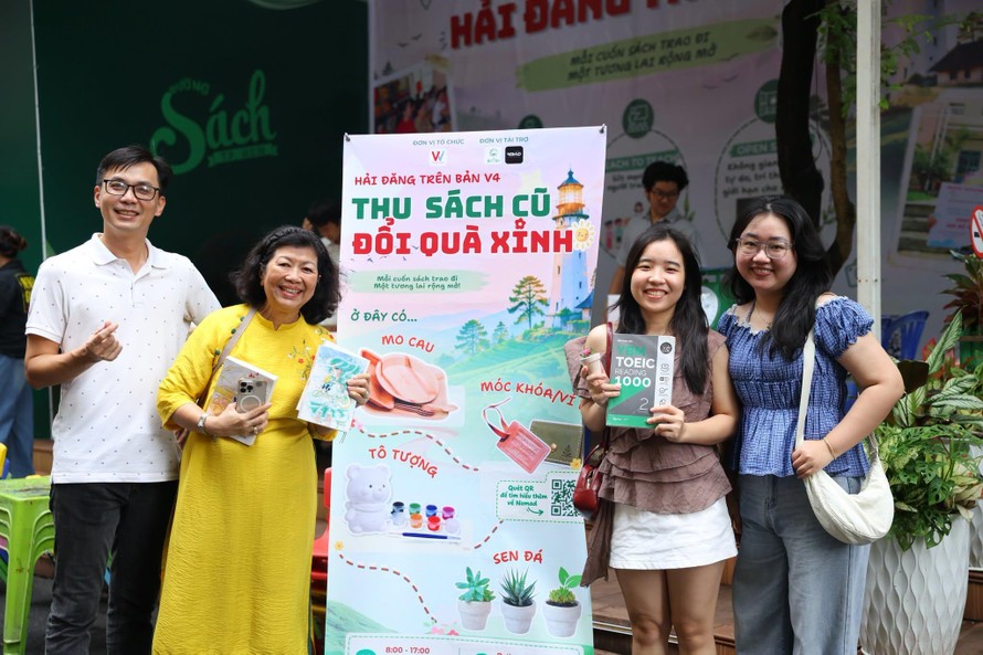 Hoạt động “Thu sách cũ – Đổi quà xinh” thu hút tại Đường Sách TPHCM
