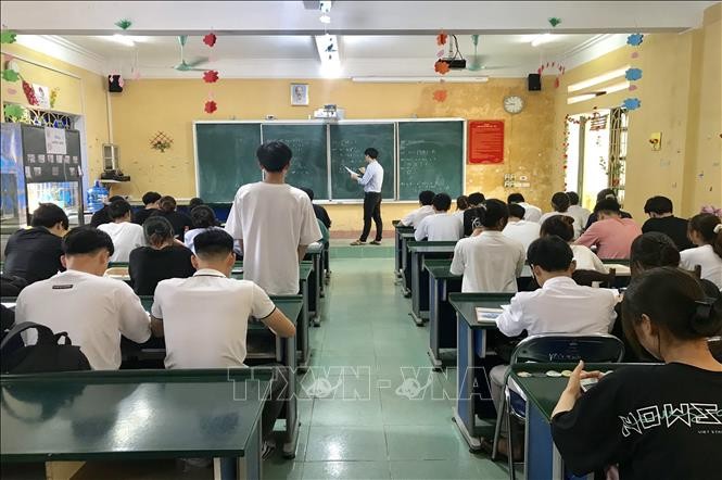 Một tiết học toán tại Trường THPT xã Mai Sơn, huyện Lục Yên, tỉnh Yên Bái. Ảnh: Đức Tưởng/TTXVN.