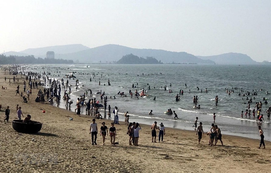 Biển Cửa Lò (Nghệ An).