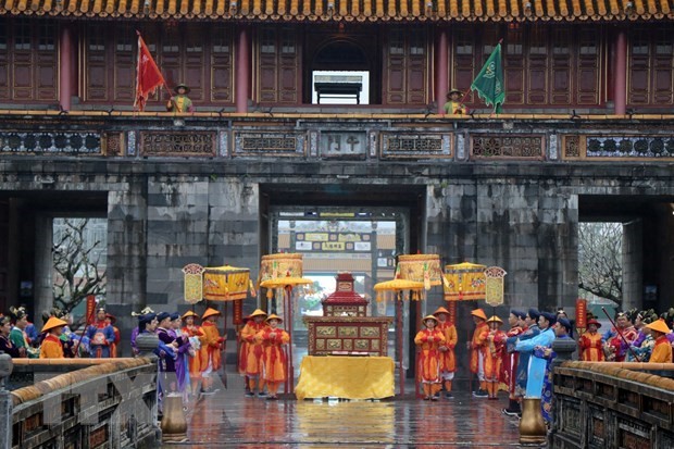 Tái hiện Lễ Ban Sóc triều Nguyễn trước Ngọ Môn Huế. Ảnh: Đỗ Trưởng/TTXVN.