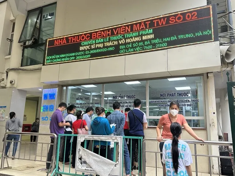 Đề xuất bệnh nhân mua thuốc bên ngoài sẽ được BHYT thanh toán