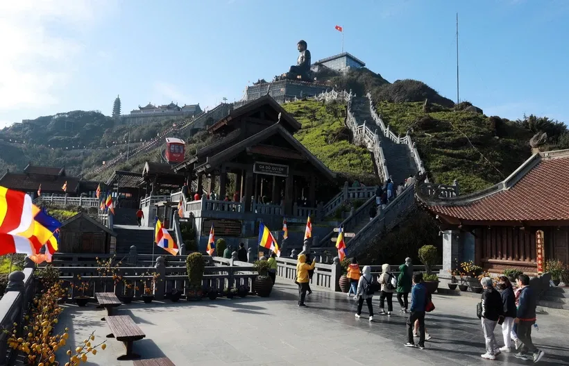 Lào Cai đón trên 2 triệu lượt khách du lịch trong Quý I