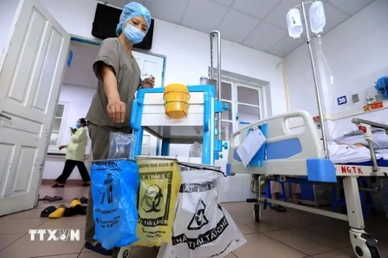Bộ Y tế yêu cầu tăng cường quản lý nước thải, chất thải y tế