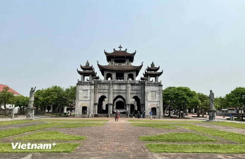 Nhà thờ Phát Diệm được xây dựng vào những năm cuối thế kỷ XIX. Ảnh: TTXVN.