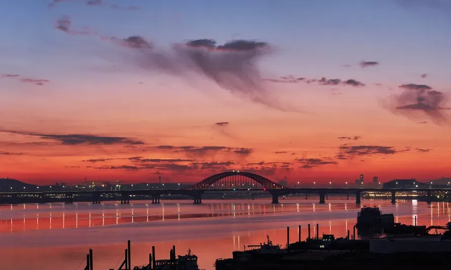 Toàn cảnh sông Hàn, biểu tượng của Seoul.